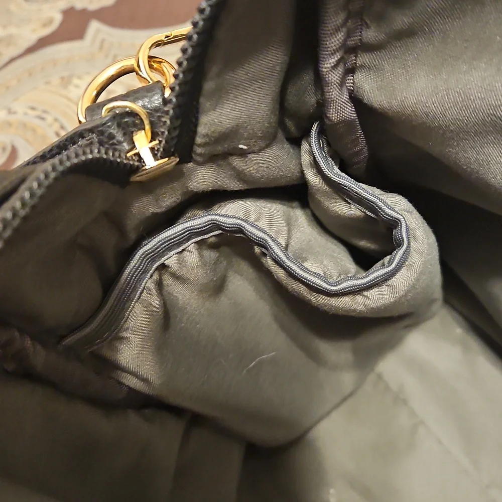 XtraLARGE NICOLE MILLER BLACK & GOLD PEBBLED DIAPER/MESSENGER/TRAVEL/DUFFLE BAG.